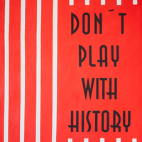 Specific and decisive moments of history are referred to by the iconic signs that are found in the works of art belonging to the acclaimed avant-garde series Don’t Play with History. Contemporary art has an apologist in Hander Lara: so is evidenced by the exhibition Don’t Play with History.