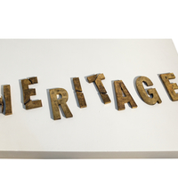 Fruto del más elevado arte contemporáneo, Heritage Rage incita al espectador a estudiar cada detalle de la pieza para luego deconstruir sus metáforas.