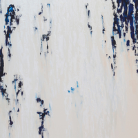Paisajista porque la naturaleza es un referente fundamental en sus obras, y abstracta porque la manera de representar esa naturaleza tiende a la disolución de la iconicidad visual; y ese procedimiento de descomponer la realidad perceptual en formas abstractas parece ser en esta artista una necesidad poética.