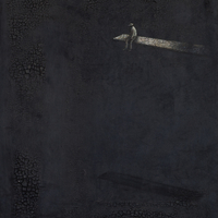 La pintura de Agustín Bejarano nos dice, nos confiesa levemente –alejada como está de todo trascendentalismo- que el ser contemporáneo sigue presa de la angustia, de la desolación y el ensimismamiento.